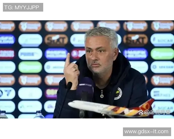 90年代足球场上的古姓传奇球星回顾与影响力分析 90年代足球场上的古姓传奇球星回顾与影响力分析