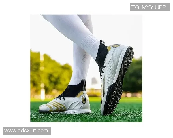 AG钉足球鞋球星同款推荐，助力提升场上表现，尽享顶级舒适与精准控球