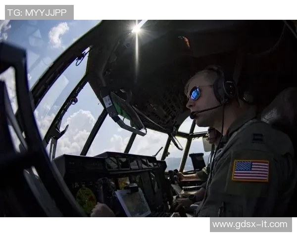 《全能进攻后卫崛起 足球场上的多面手与战术核心》 《全能进攻后卫崛起 足球场上的多面手与战术核心》