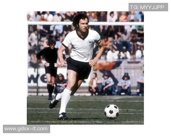 世界足球四大球星排名揭晓 谁将成为足坛历史最佳传奇人物