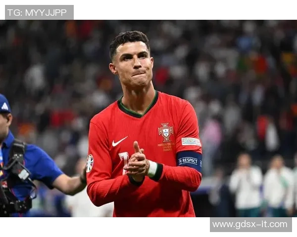 世界足球排名第一球星领衔全球足坛巅峰时刻展现无与伦比技艺 世界足球排名第一球星领衔全球足坛巅峰时刻展现无与伦比技艺