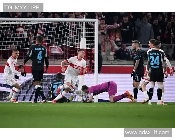 全球足球巨星风采大汇聚:经典瞬间与传奇球员全景展示 全球足球巨星风采大汇聚:经典瞬间与传奇球员全景展示