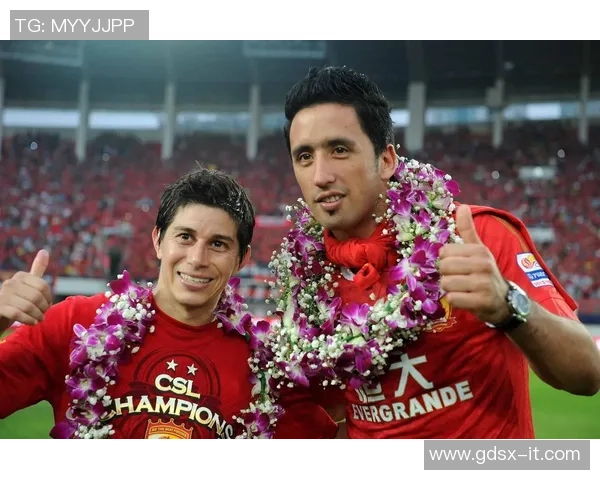 八大足球巨星高清图片展示 力压群雄的足球之王风采 八大足球巨星高清图片展示 力压群雄的足球之王风采