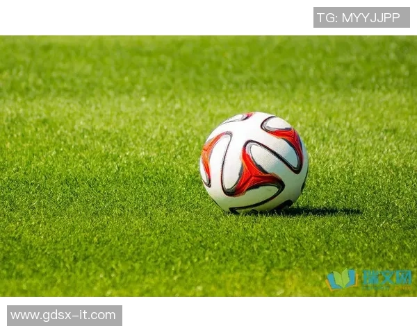 床帘足球球星逆袭成长故事展现拼搏精神与励志传奇